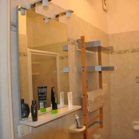 A Due Passi Dal Mare Apartmán Palazzo (Livorno)